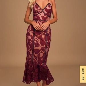 Lulu’s mermaid style lace dress